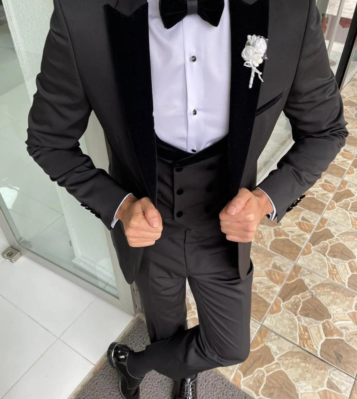 Abiti da uomo eleganti Blazer da uomo di alta qualità Imposta smoking da ballo di fine anno Custom 3 pezzi Jacketpantsvest Costu