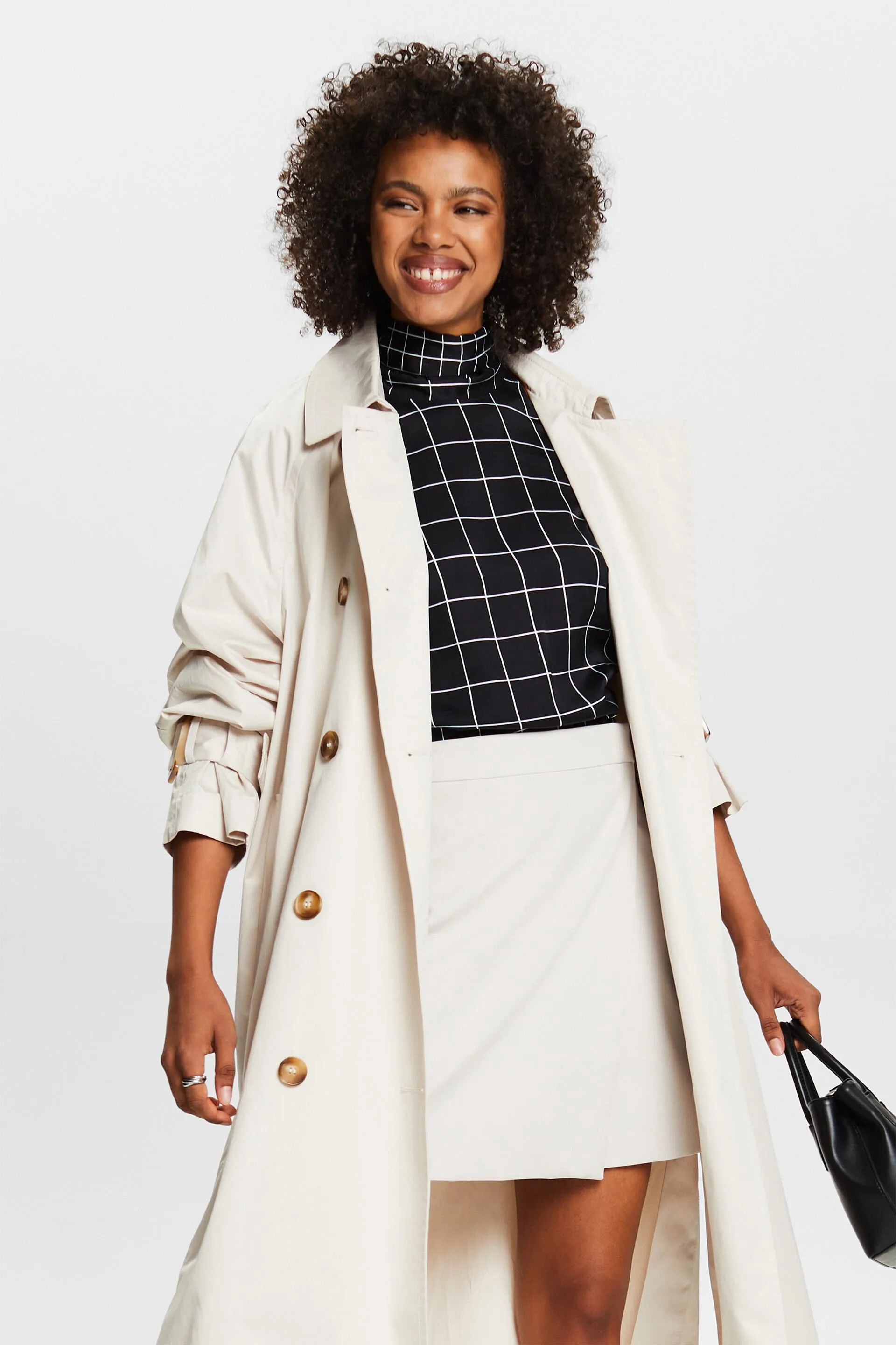 Blusa in raso con collo alto e laccetti alla nuca