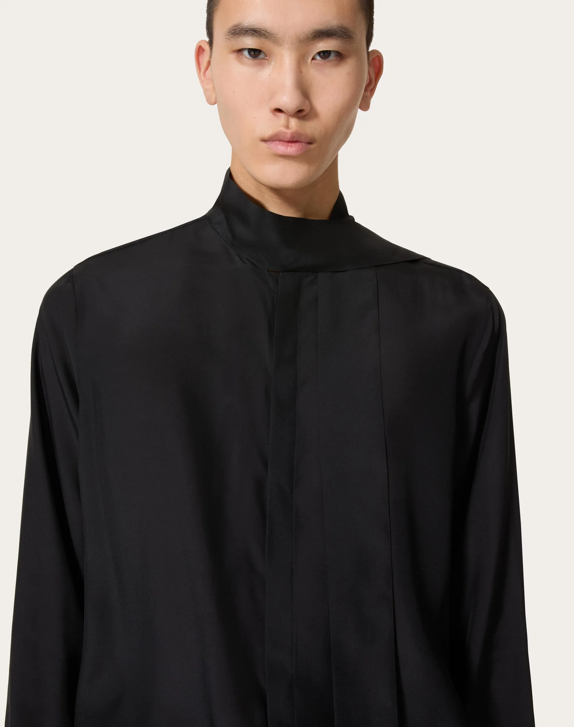 CAMICIA IN SETA CON COLLO A SCIARPA