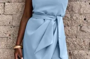 Elegante mini abito con cintura e gonna ad incrocio Ireland, azzurro