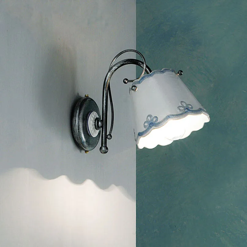 FerroLuce  Lampada da parete rustica con paralume in ceramica decorata a mano Ravenna - 40W