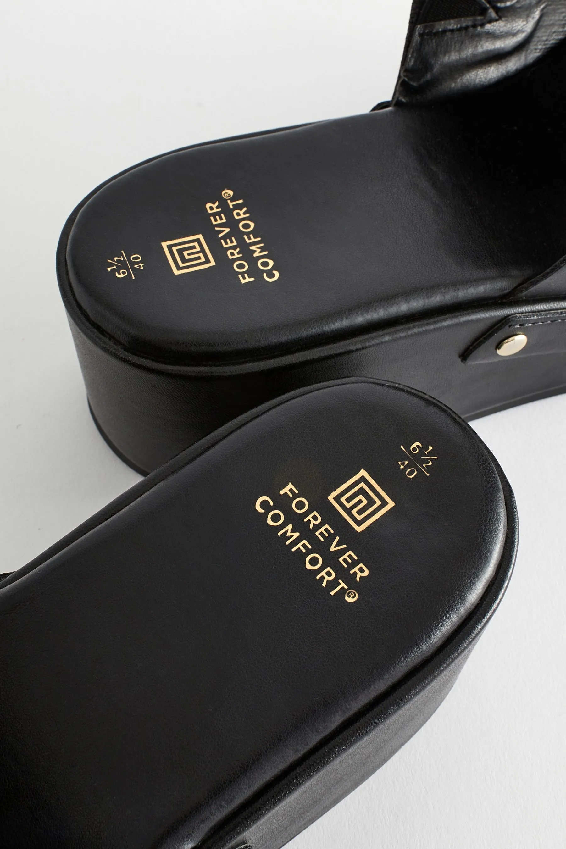 Forever Comfort® - Sabot con borchie e zeppe