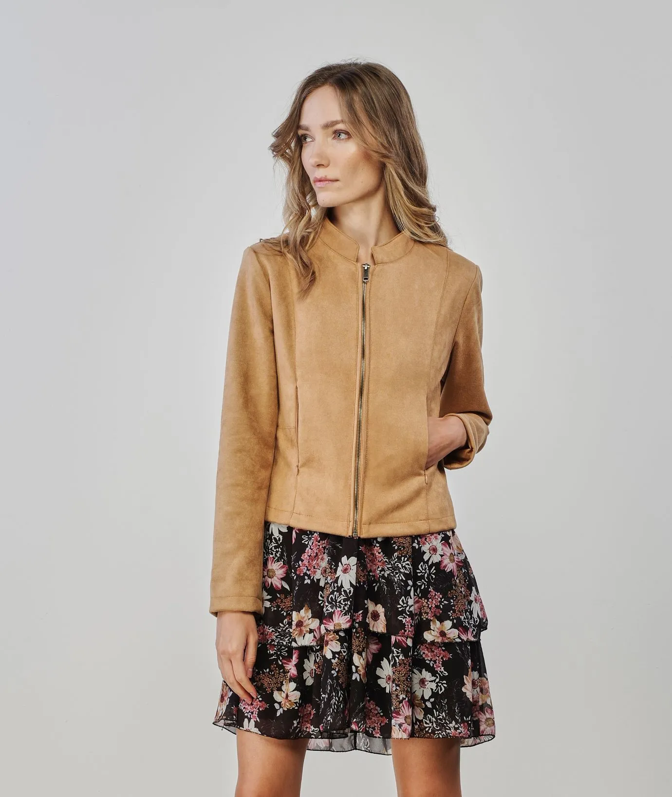 Giacca corta marrone in ecosuede