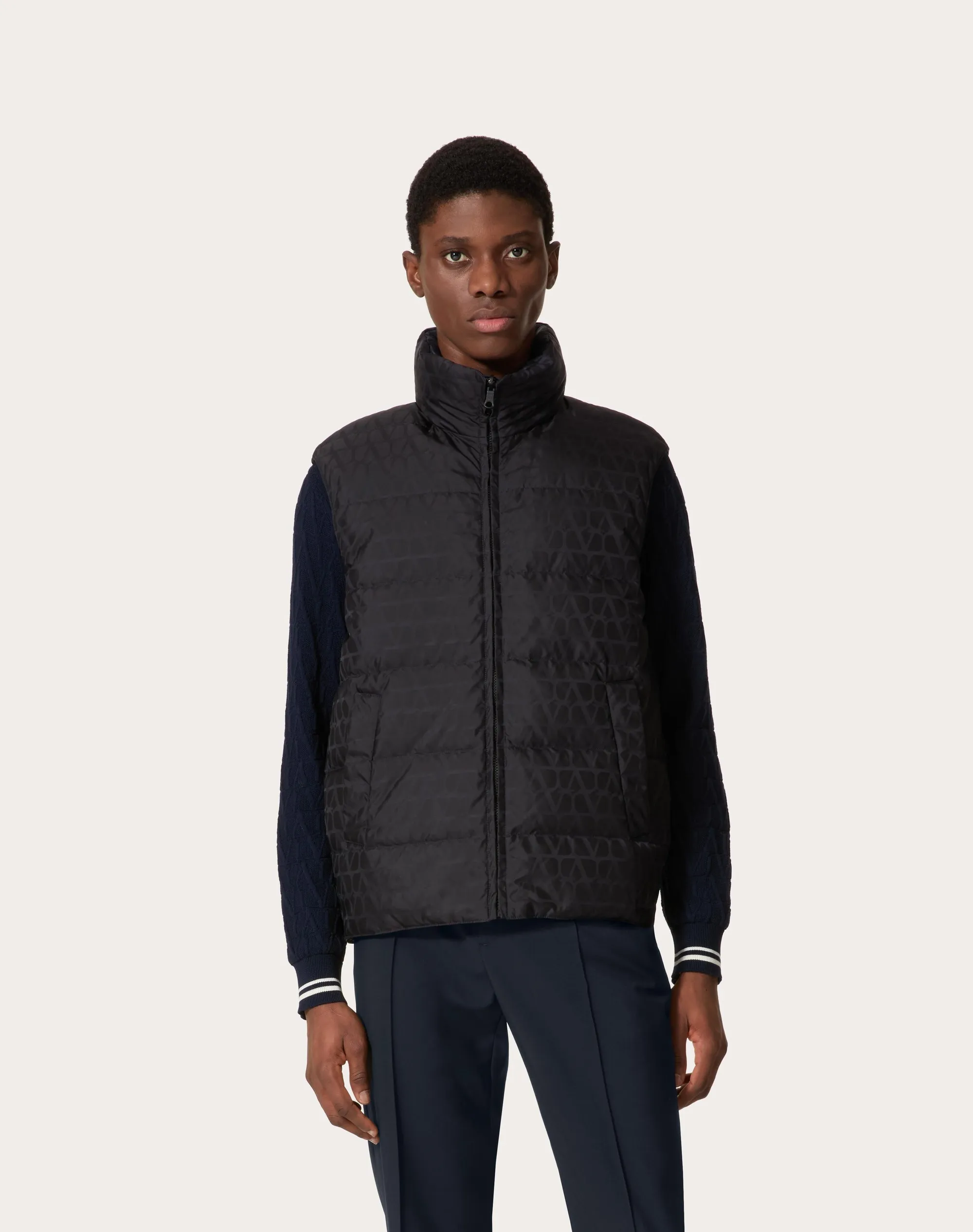 GILET IN NYLON REVERSIBILE CON MOTIVO TOILE ICONOGRAPHE