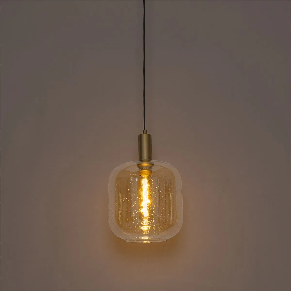 Lampada a sospensione di design nera con ottone e vetro ambra - Zuzanna