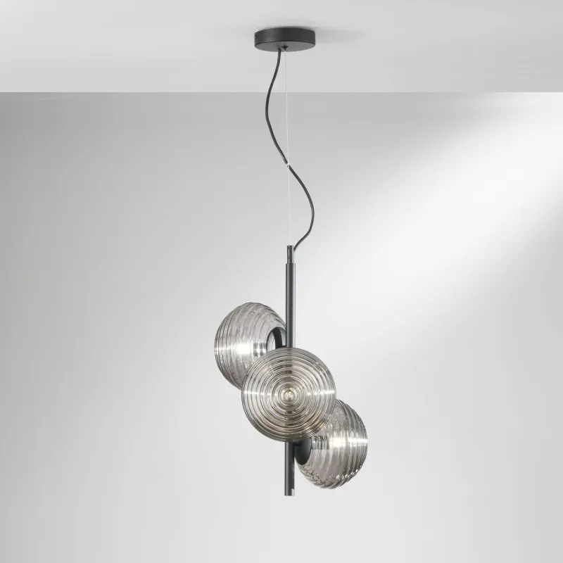 Lampadario a Sospensione in metallo con tre diffusori Nera 3Xe27 12X32,5X165Cm