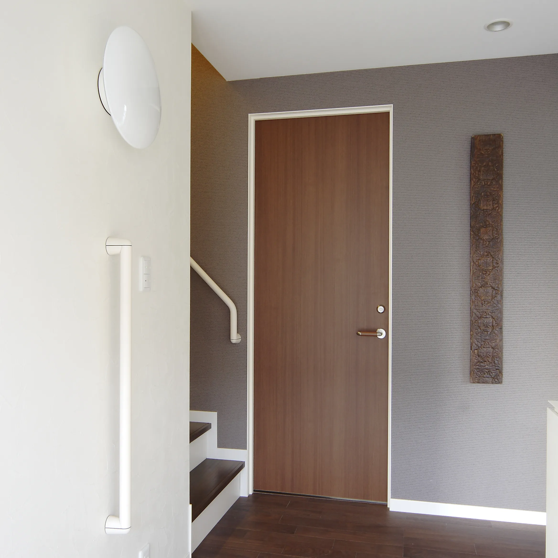 Lampadario-lampada da parete AJ Eklipta Ø35 cm.jk{font-size:18px}Bianco opalino