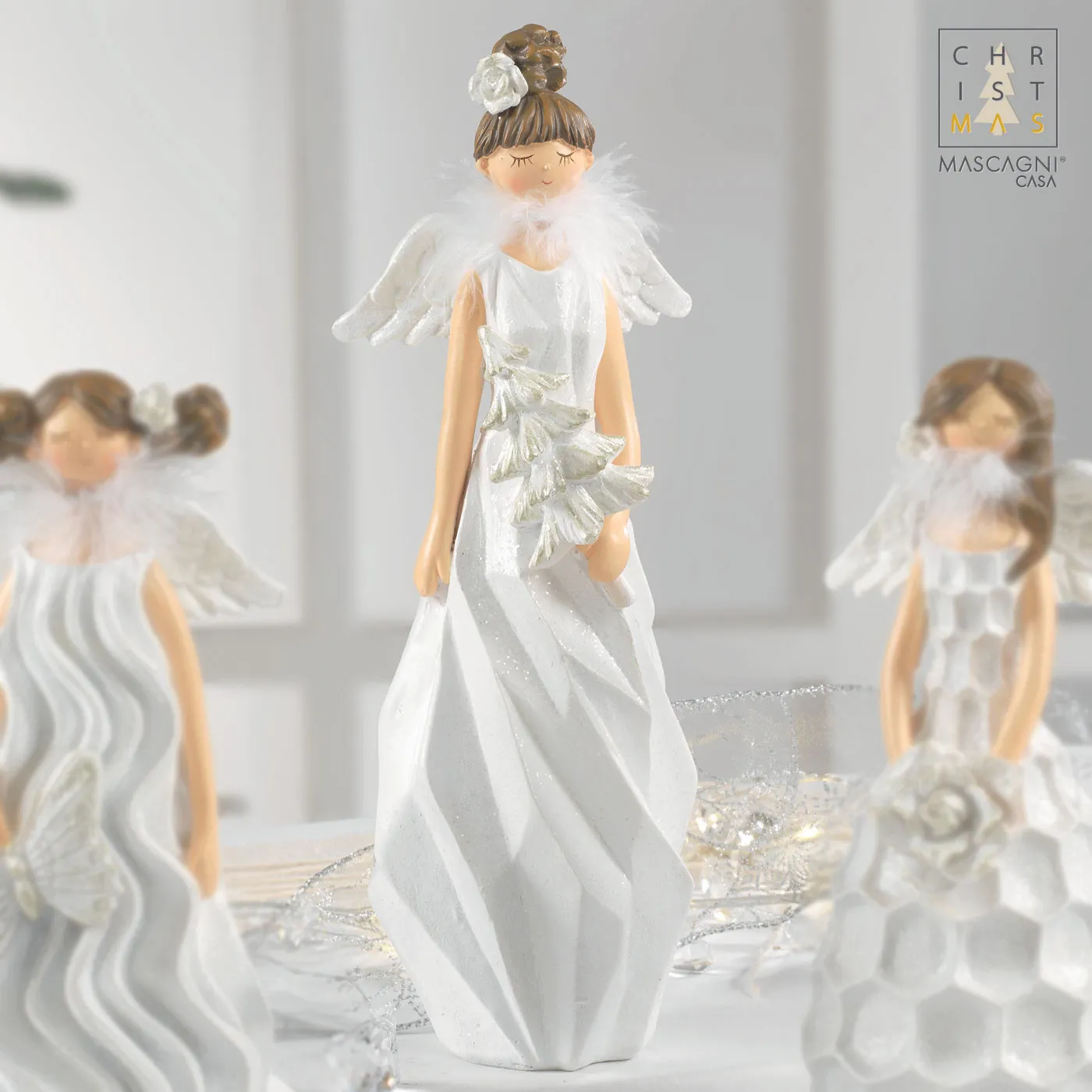 Mascagni  Angioletto con piume e abete con decorazioni natalizie Time