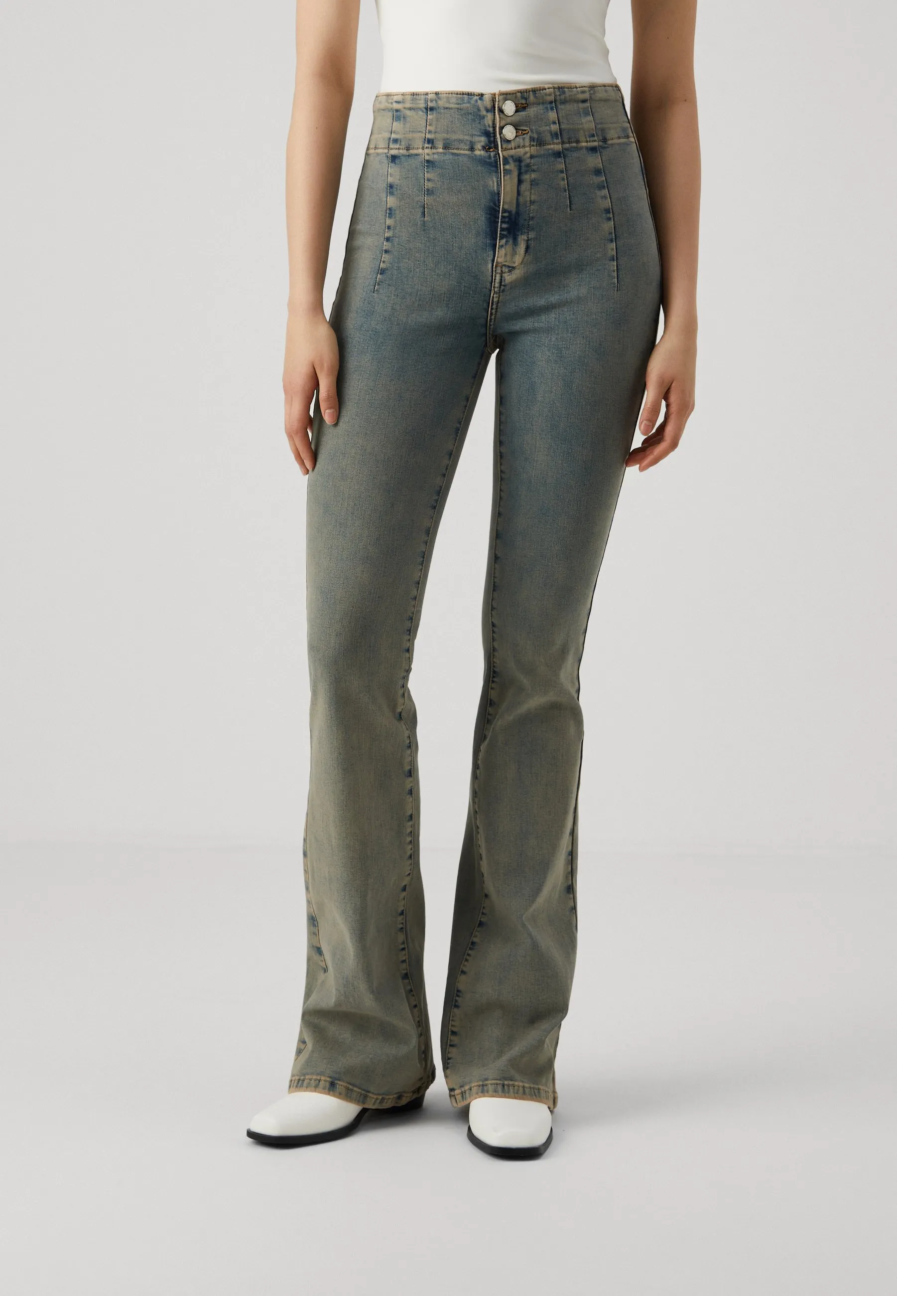 ONLHUSH CORSAGE - Jeans a zampa