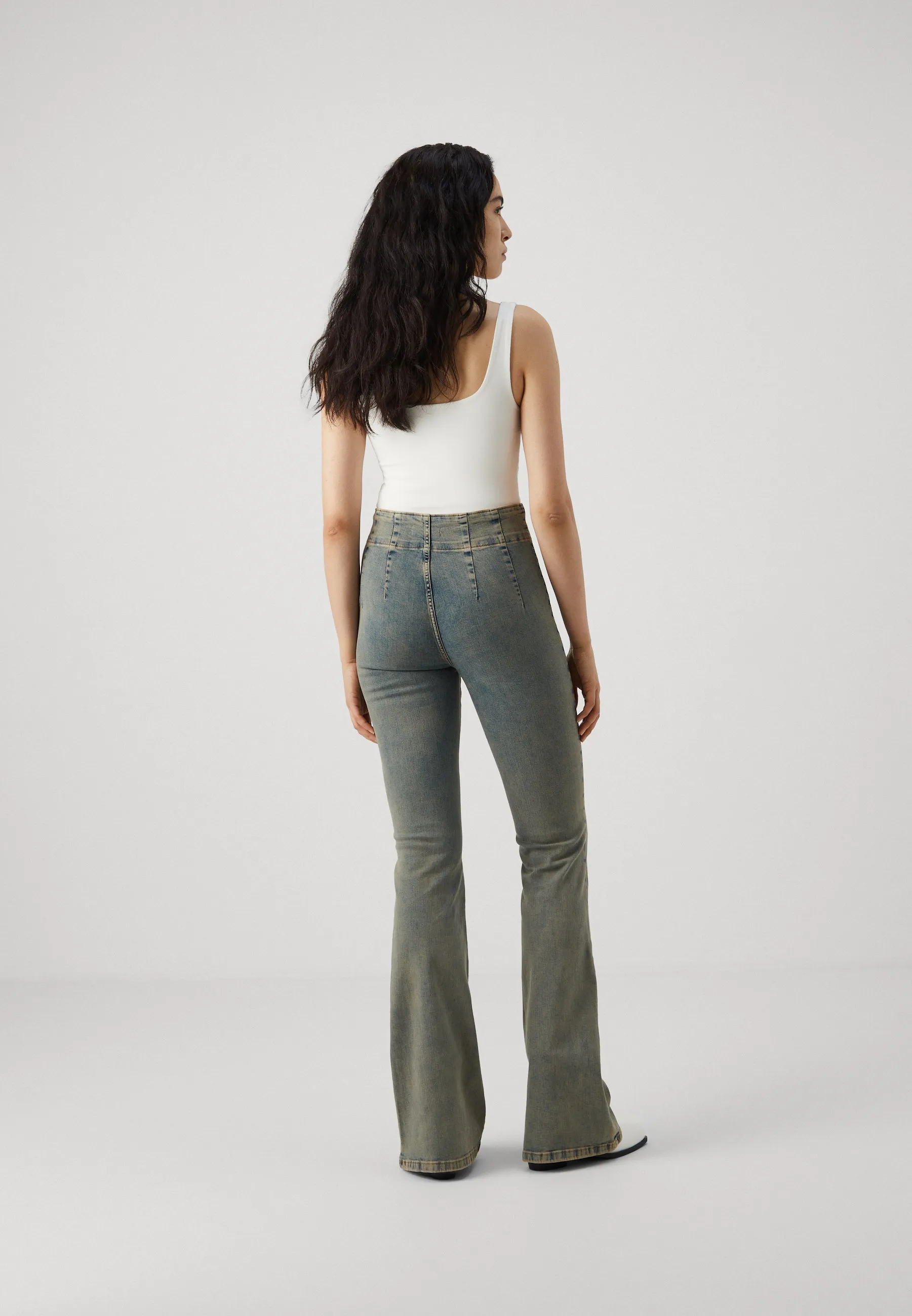 ONLHUSH CORSAGE - Jeans a zampa