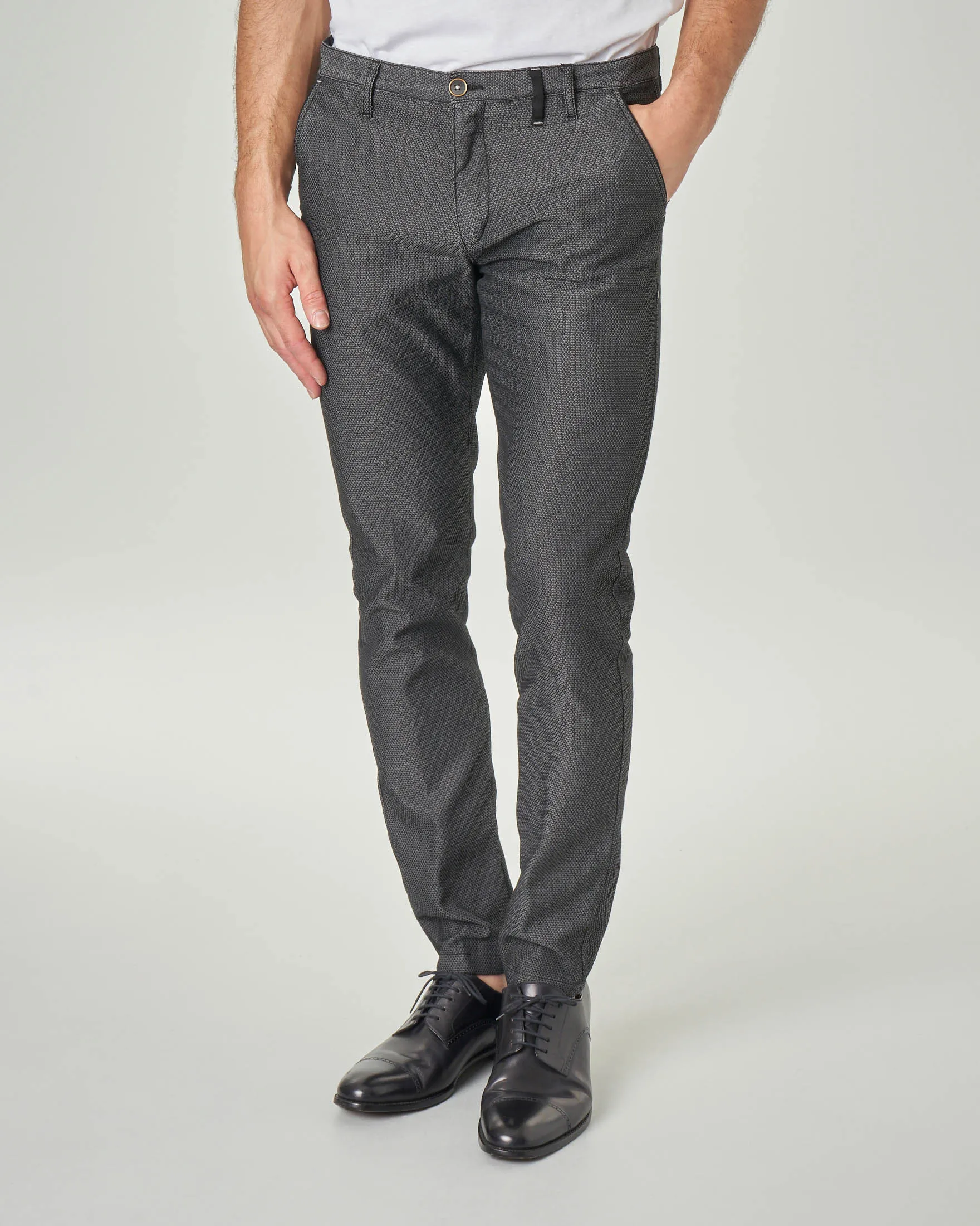 Pantalone chino nero in cotone stretch micro fantasia