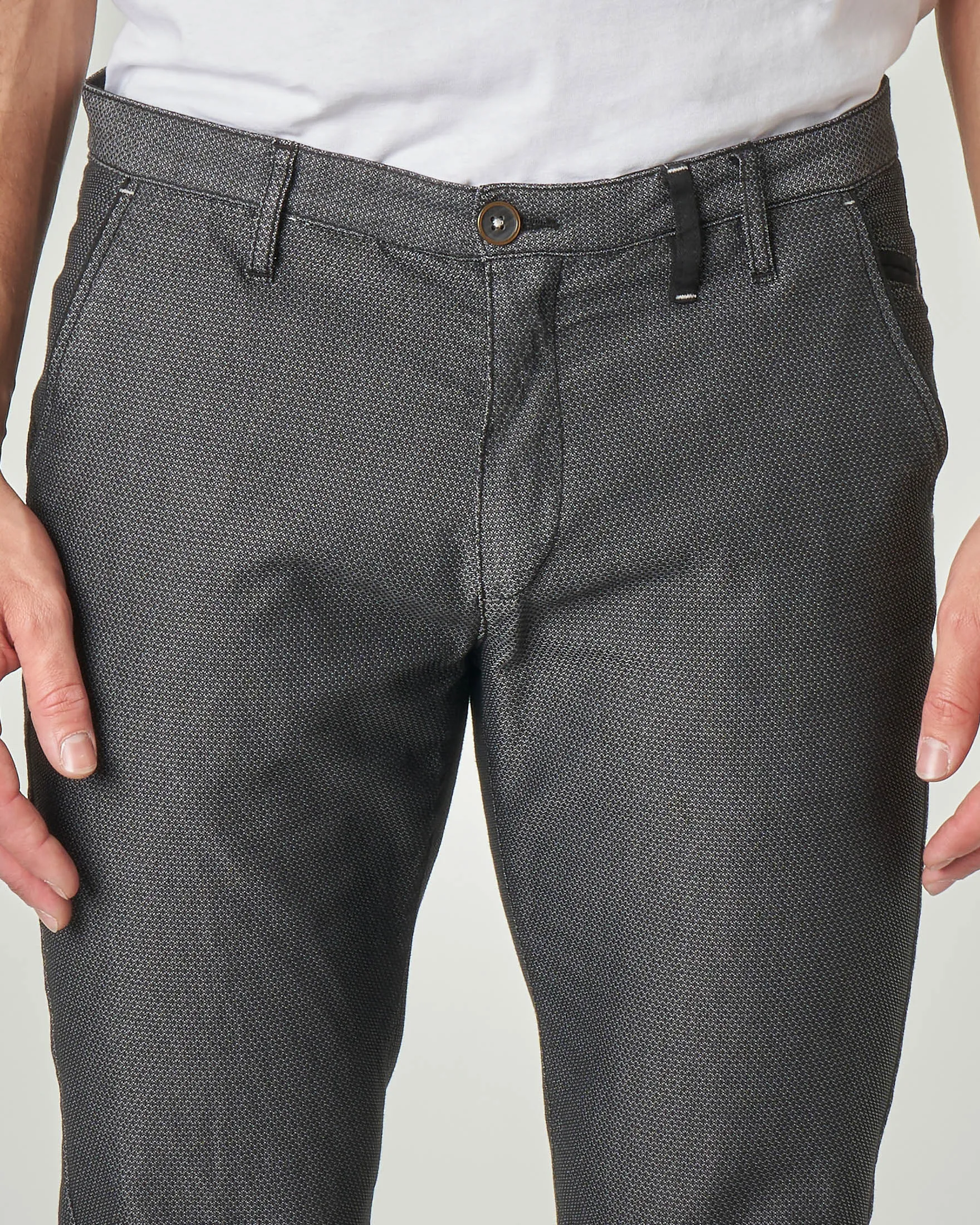 Pantalone chino nero in cotone stretch micro fantasia
