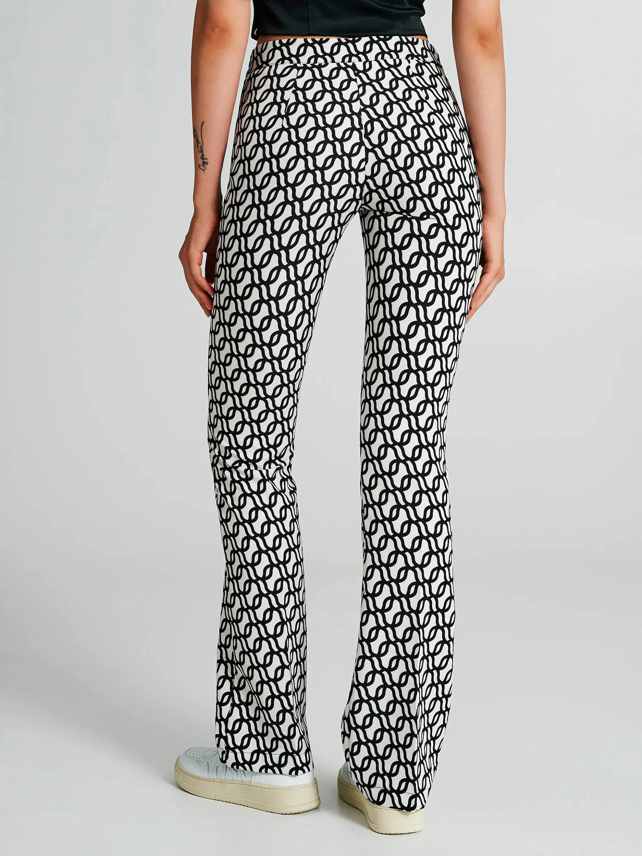 Pantaloni a Zampa Motivo Geometrico Nero