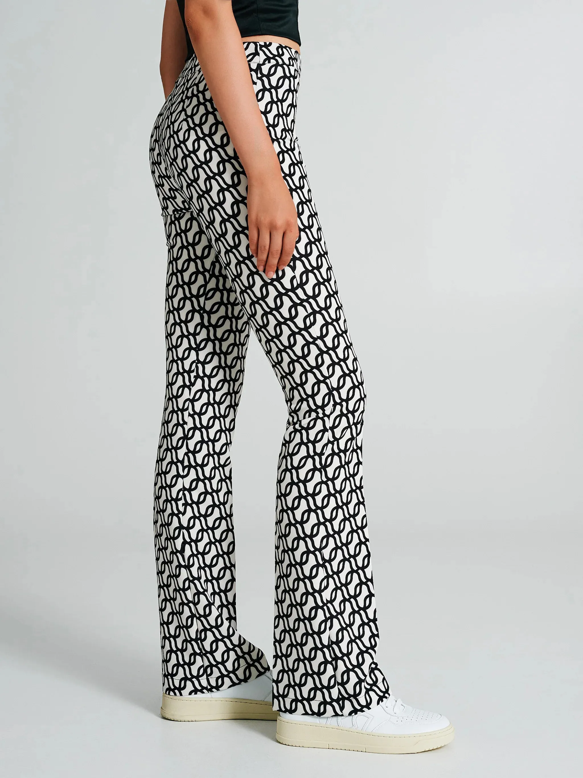 Pantaloni a Zampa Motivo Geometrico Nero