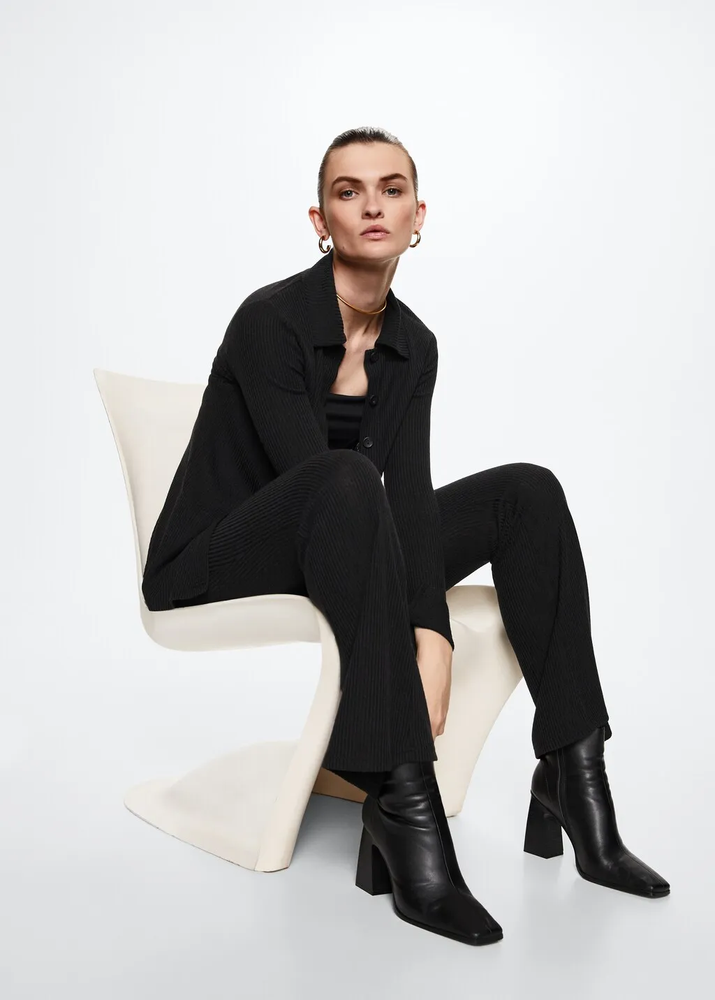 Pantaloni flare a costine