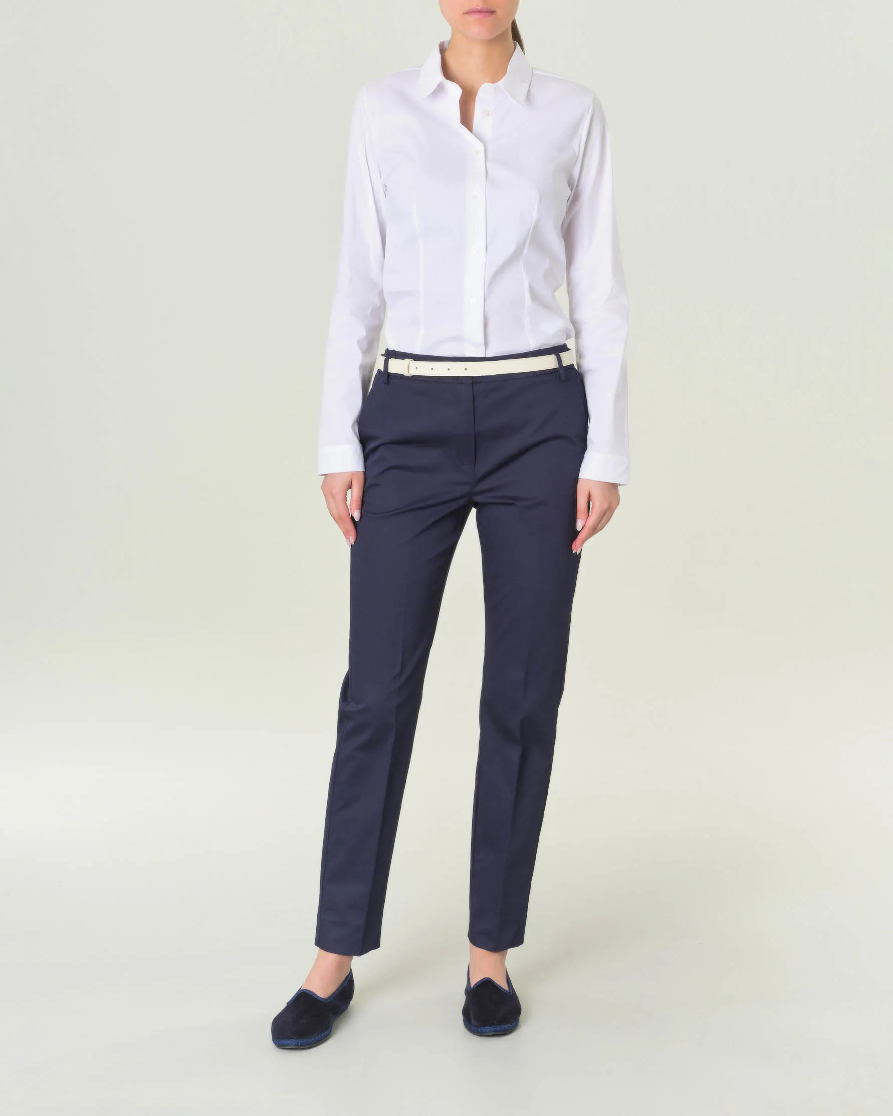Pantaloni straight alla caviglia blu in gabardina di cotone stretch