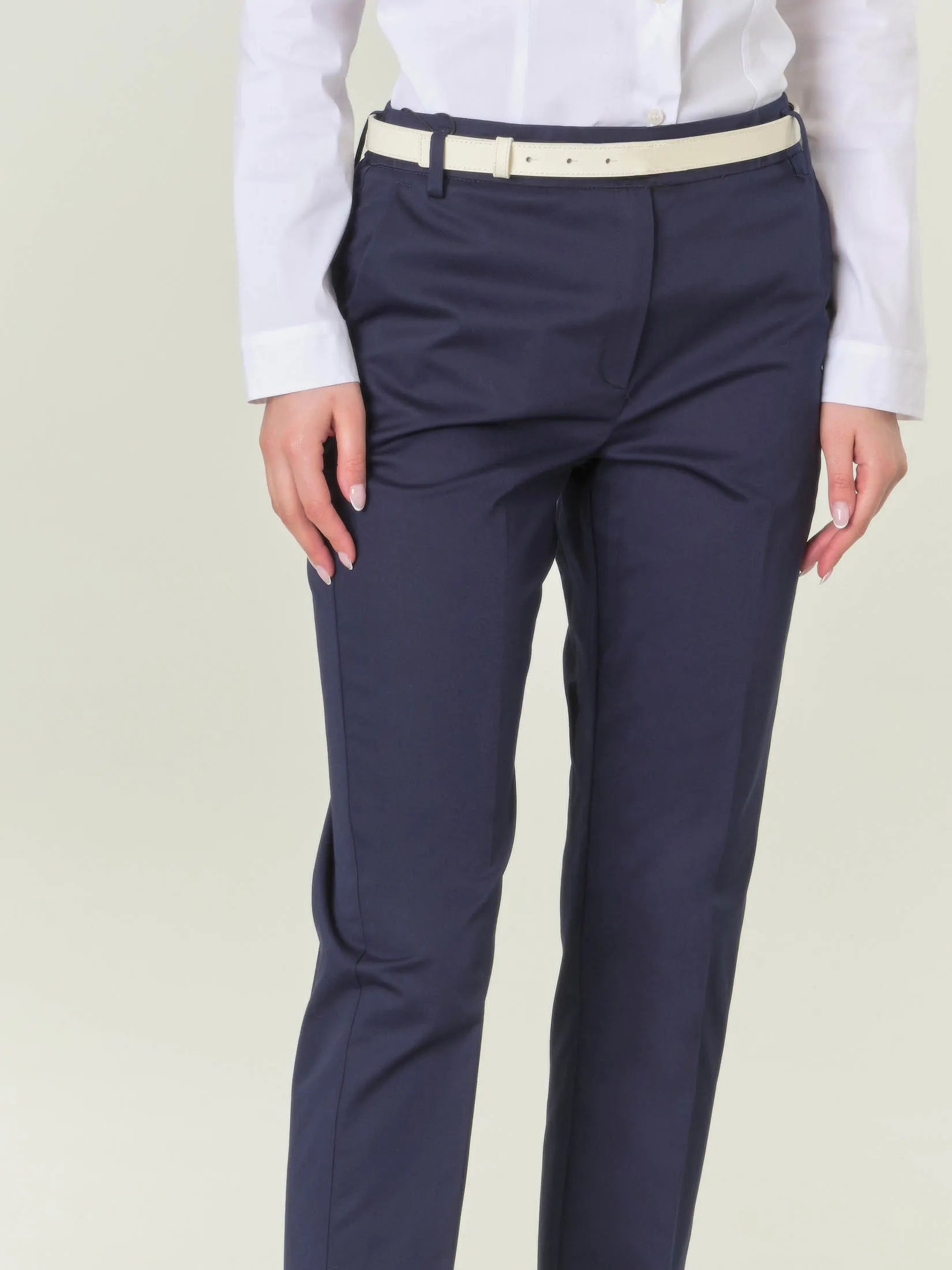 Pantaloni straight alla caviglia blu in gabardina di cotone stretch