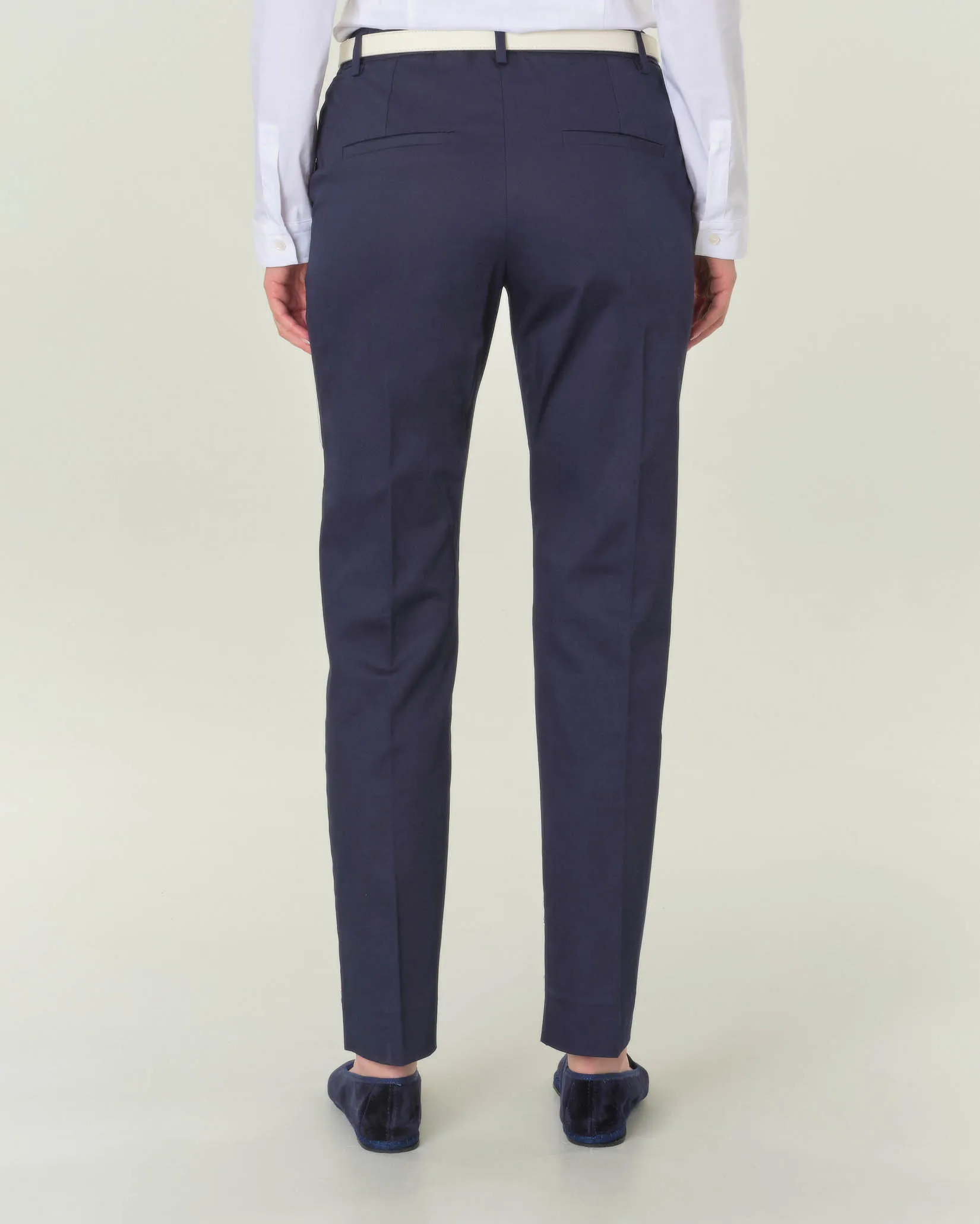 Pantaloni straight alla caviglia blu in gabardina di cotone stretch