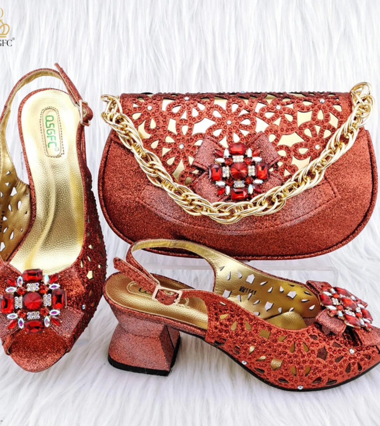 Prodotti Novità 2023 Scarpe Décolleté 2023 Nuovo Stile di design a semicerchio Borsa grande decorazione
