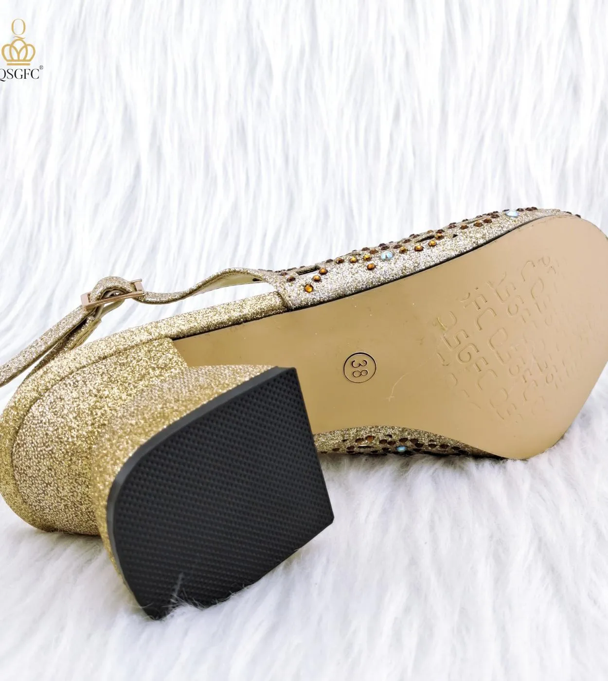 Prodotti Novità 2023 Scarpe Décolleté 2023 Nuovo Stile di design a semicerchio Borsa grande decorazione