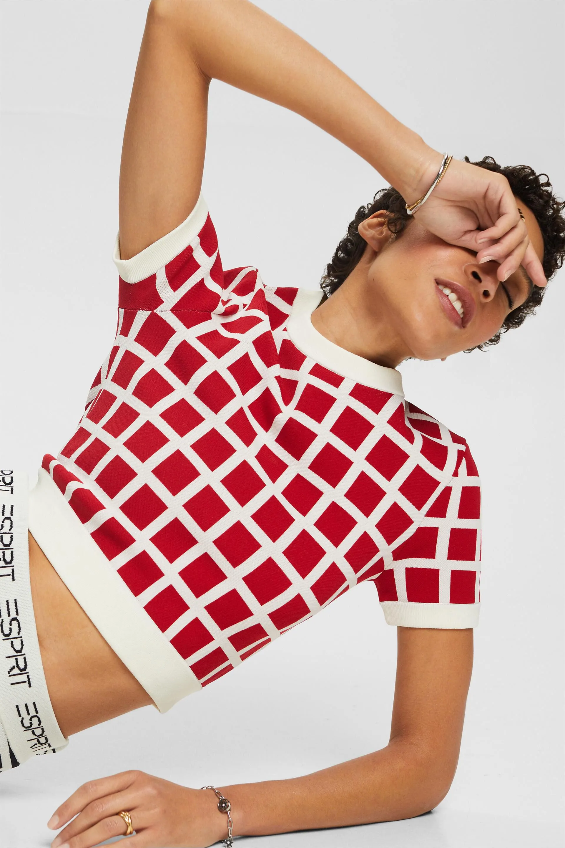 Pullover cropped in jacquard a maniche corte