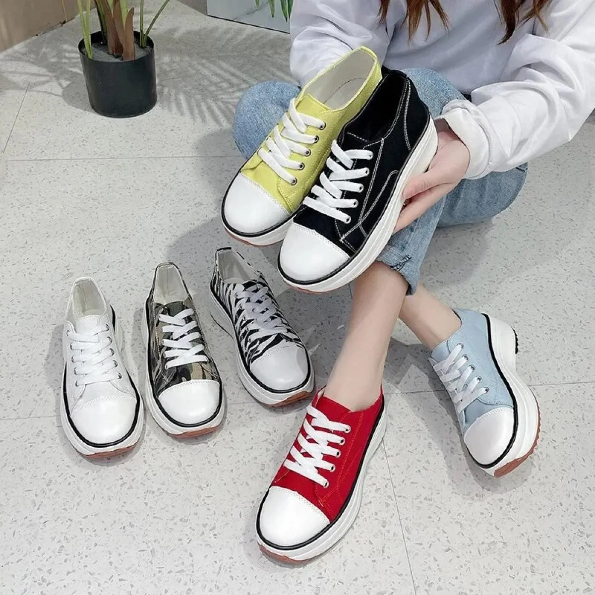 Scarpa singola da donna nuova punta tonda suola spessa casual scarpe di tela traspiranti con lacci sul davanti Scarpe da donna