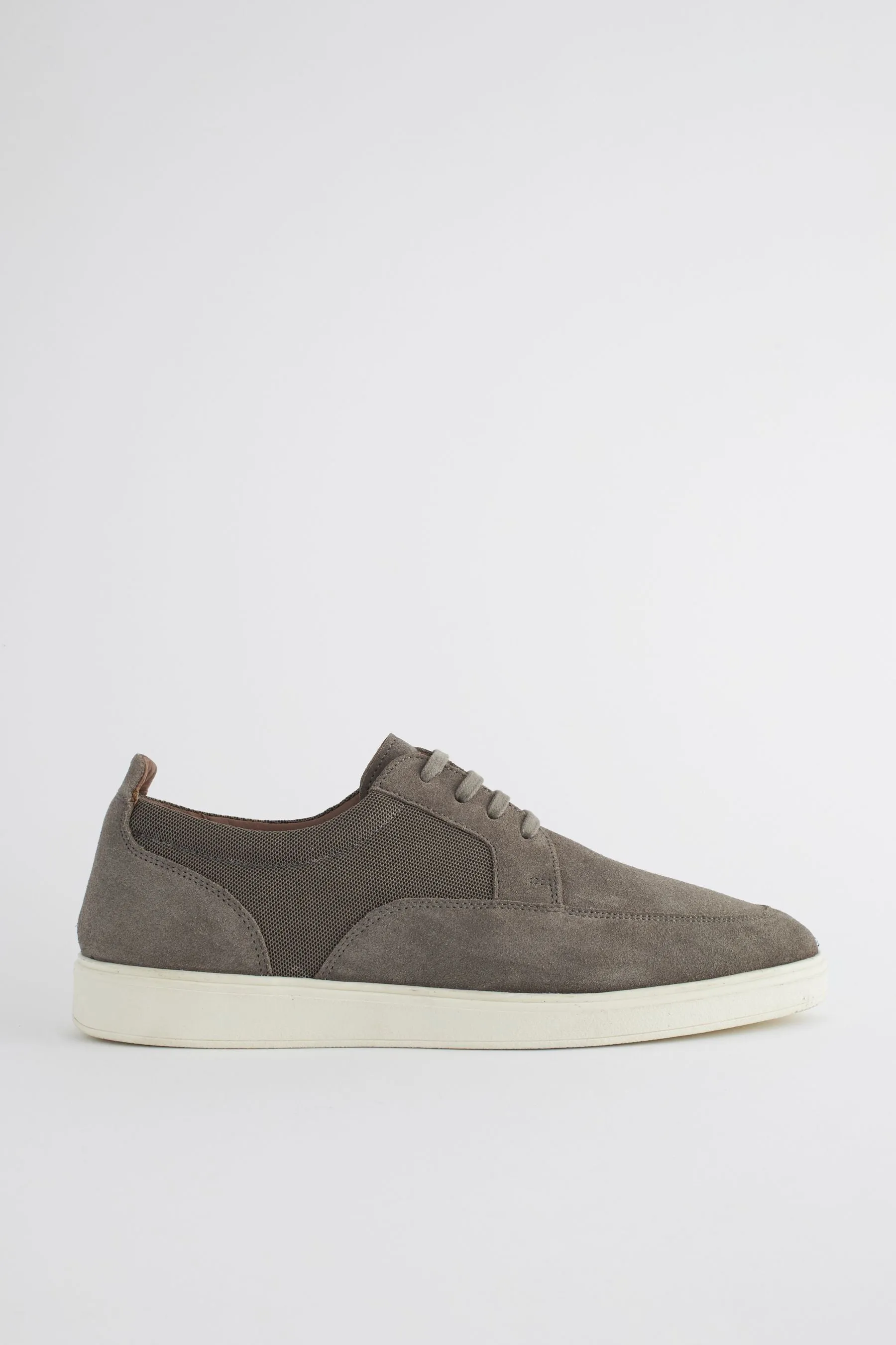 Scarpe casual scamosciata con suola sagomata