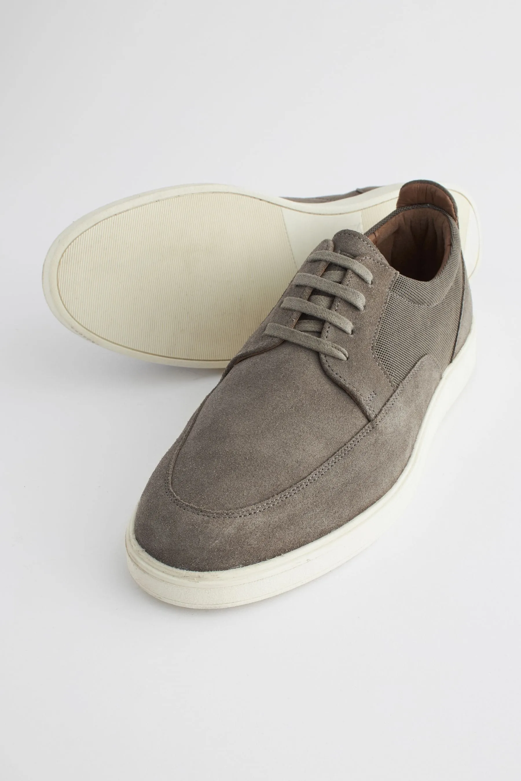Scarpe casual scamosciata con suola sagomata