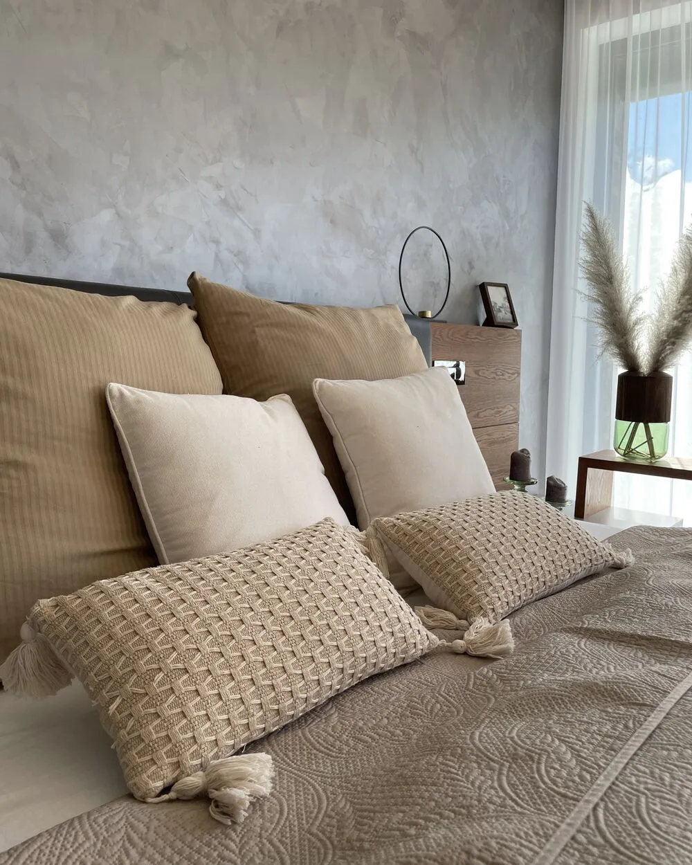 Set of 2 Decorative Cushions HAKONE 45 x 25 cm Light Beige Geometric Pattern