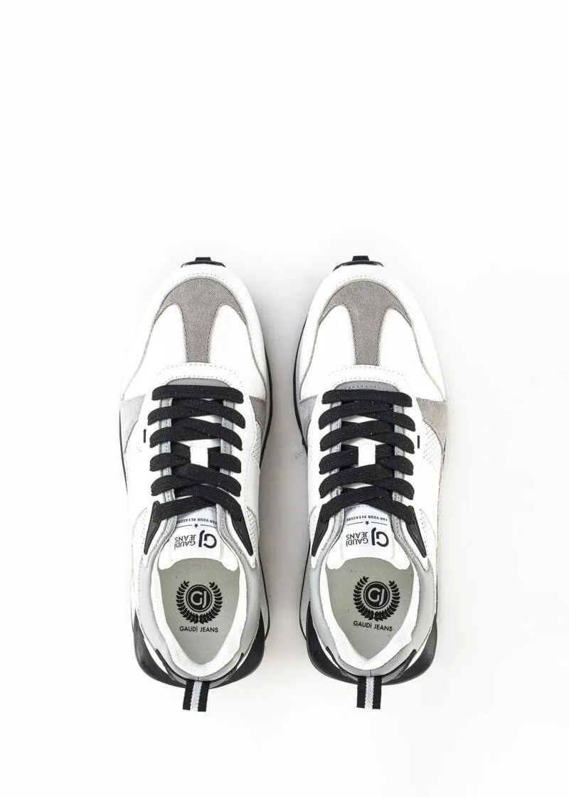 Sneaker con microfori