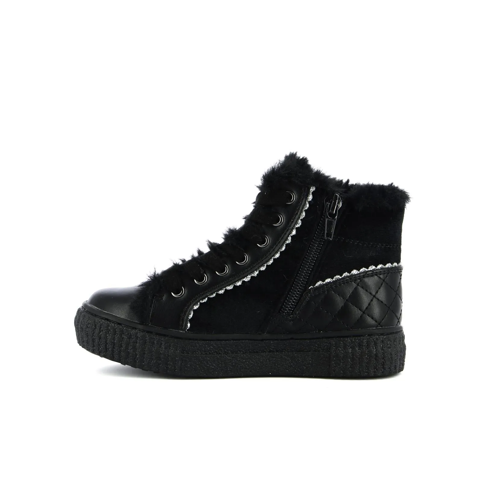 Sneakers alte con peluche e borchie