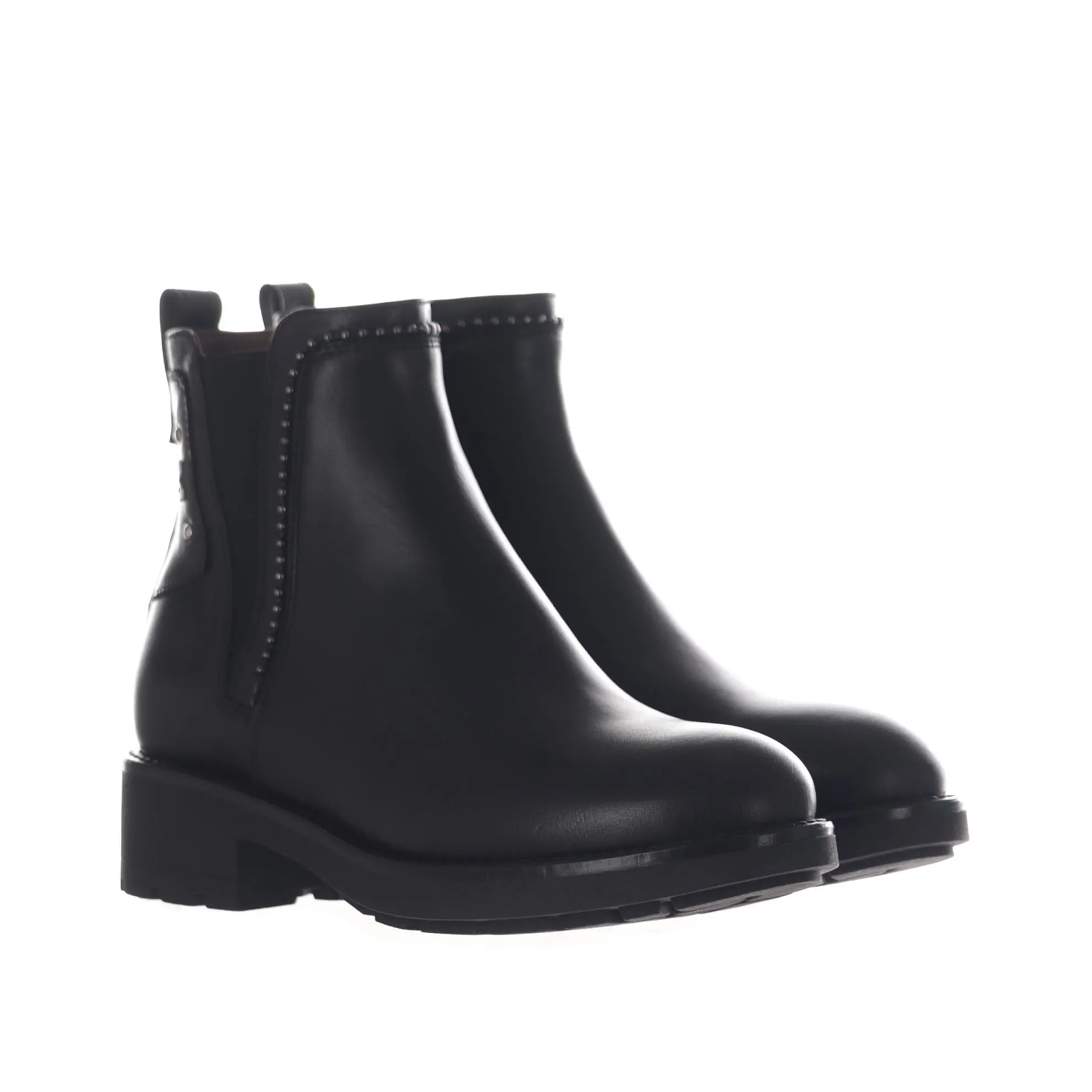 Stivaletto in pelle con dettaglio di borchie