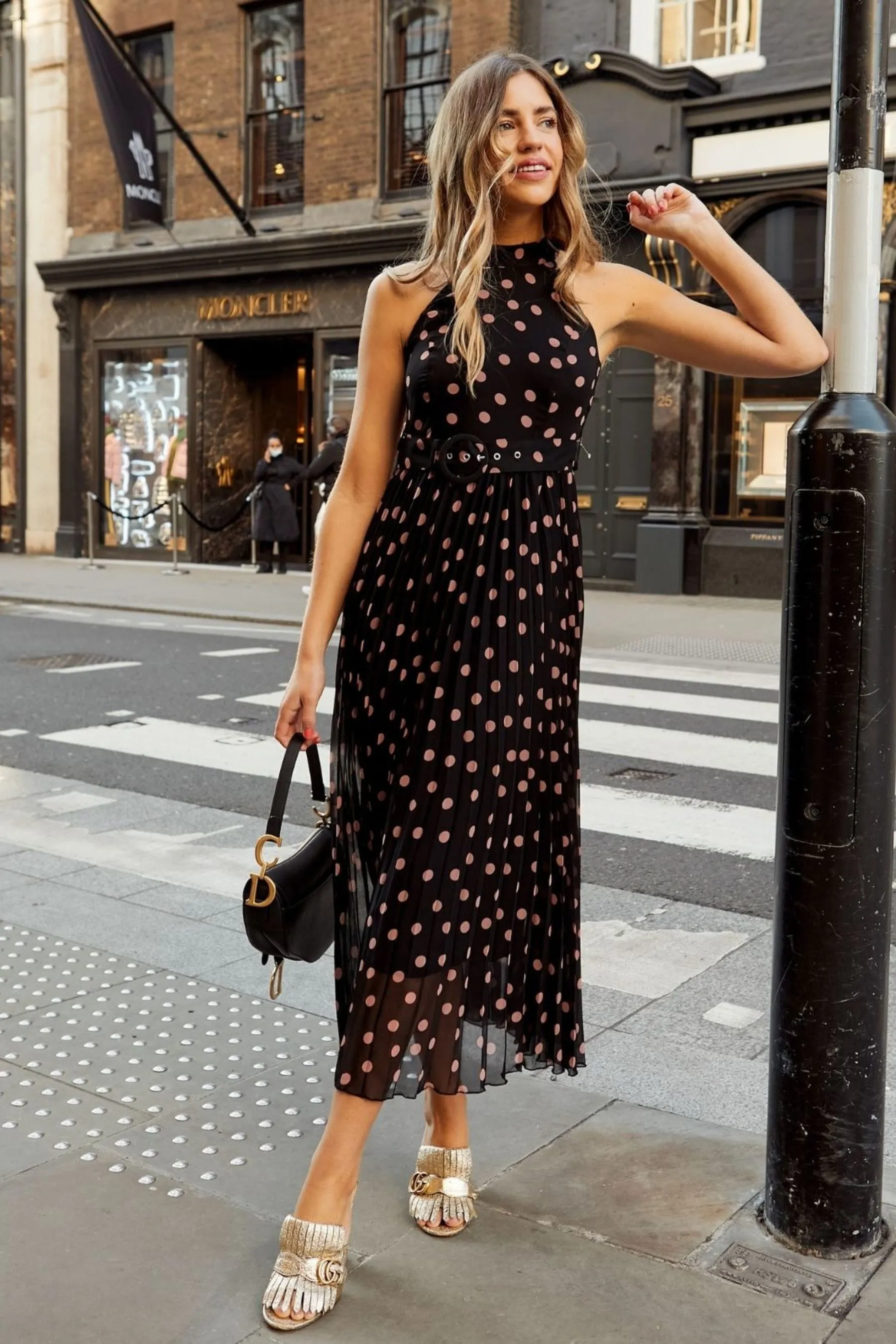 Style Cheat - Luisa - Abito maxi a pieghe con scollo all'americana