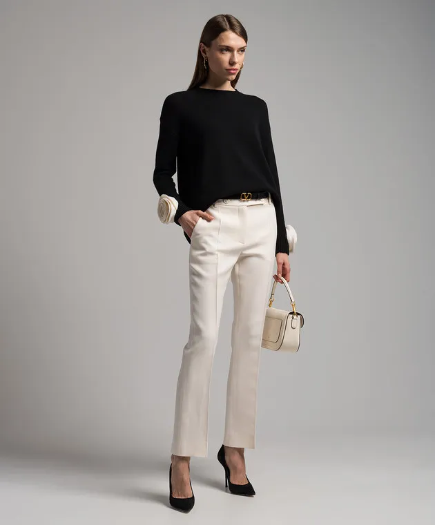 Valentino Pantaloni a zampa di crêpe Couture bianchi con logo metallico 4B3RB3681CF